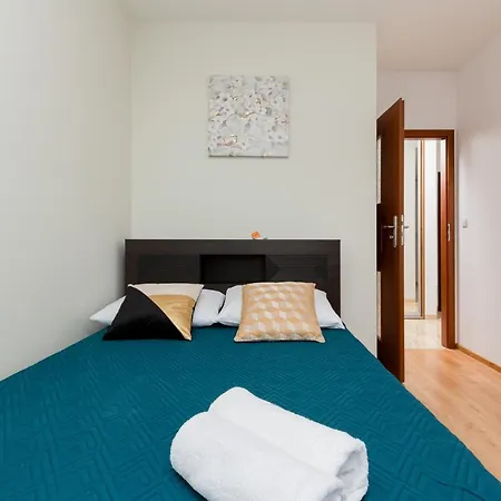 Lejlighed Na Woli Sowinskiego By Renters Warszawa